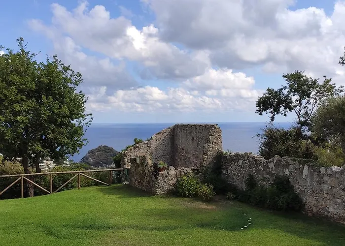 Il Giardino Sull'isola - - بيرغيجي